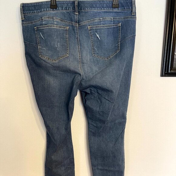 Torrid Women's Jeans Bombshell Skinny Premium Stretch 20S Distressed - Picture 4 of 9